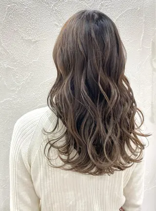 ロング カラー やじま ひろこのヘアスタイル