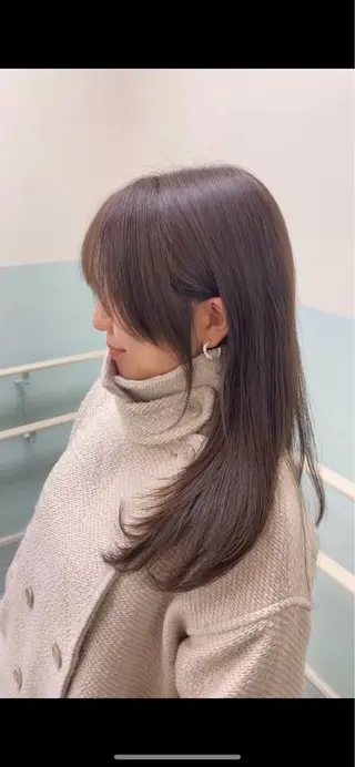 セミロング カラー 韓国🇰🇷レイヤー 似合わせ顔まわりのヘアスタイル