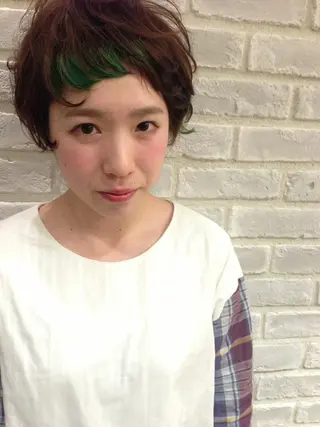 ショート カラー パーマ la fith所属・rico_by ヘアとアイブロウのヘアスタイル