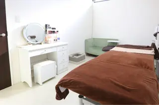 サロンドフルベール本郷店所属・高崎 夏希のエステ・リラクイメージ