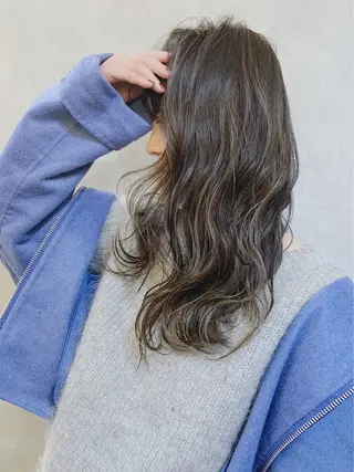 ロング カラー _WHITE 難波本店のヘアスタイル