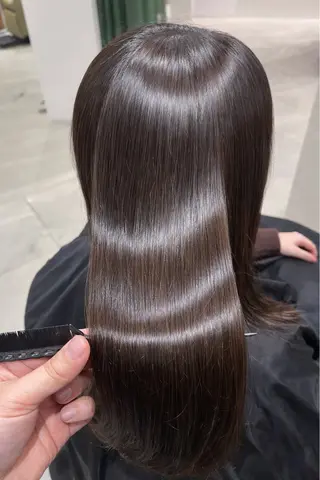 ロング JUNTA 梅田茶屋町のヘアスタイル