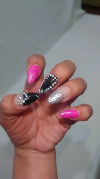 ネイル Fleur 【フルール】のネイルデザイン