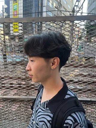 ショート パーマ メンズ 韓国風メンズ/毛流れ ヘアなら須田龍世のヘアスタイル