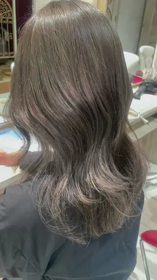 カラー ナカタ ユウナのヘアスタイル