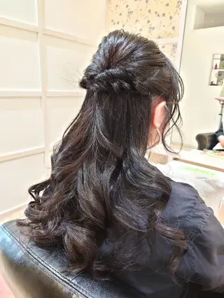 ロング ヘアアレンジ こせき えみのヘアスタイル