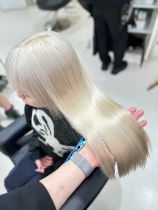 ロング カラー ヘアアレンジ 艶カラー/ハイトーン /レイヤーカットのヘアスタイル