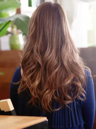 ショート カラー ヤナ マネージャーのヘアスタイル