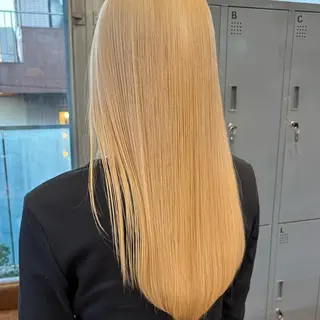 ロング カラー ヘアアレンジ ブリーチカラー特化 🌱/渡邉日向のヘアスタイル