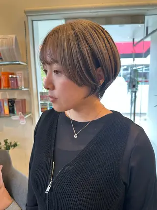 ショート カラー 間水 和樹のヘアスタイル