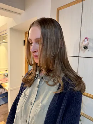 ミディアム レイヤーカット 木村詩織のヘアスタイル