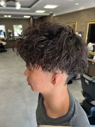 ミディアム SHIOZAWA所属・SHIOZAWA 細谷のヘアスタイル