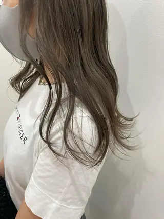 セミロング カラー akane .のヘアスタイル