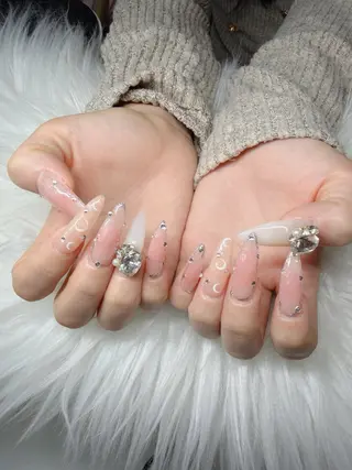 ネイル Lee Nailsのネイルデザイン