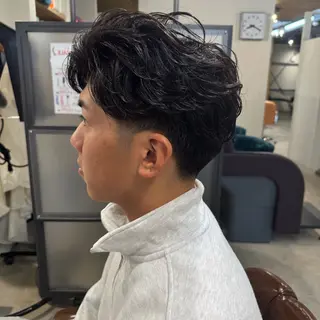 ショート パーマ メンズ 梅本 淑人のヘアスタイル