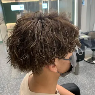 ショート カラー パーマ 小沼 正悟のヘアスタイル