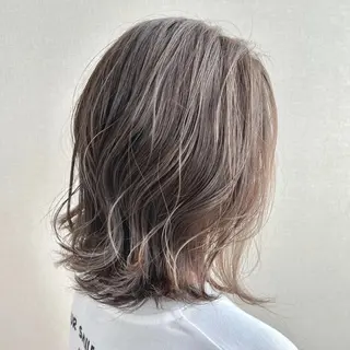 ミディアム 切りっぱなしボブ/ 蒲生四丁目/伊藤瑠唯のヘアスタイル