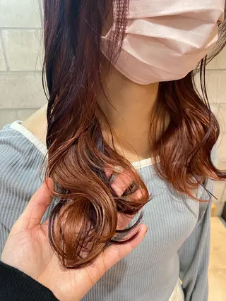 ロング 艶髪・透明感カラー・ 韓国ヘア・Yuriのヘアスタイル