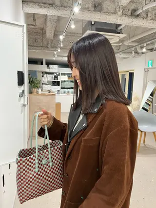 ミディアム カラー 阪本 桃のヘアスタイル