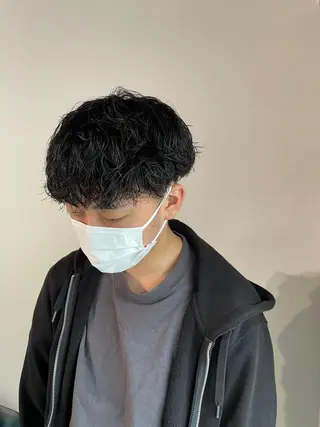 パーマ メンズ La fith hair ray 札幌店所属・顔まわり/W カラー/リョウのヘアスタイル