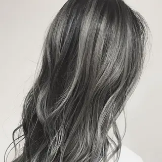 セミロング カラー AMI Hair  supply所属・髪質改善カラー 韓国風レイヤーのヘアスタイル