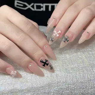 ネイル Queens 榊 まおのネイルデザイン