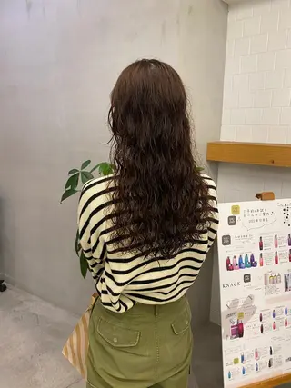 セミロング パーマ 、 、のヘアスタイル