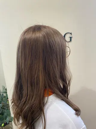 セミロング カラー 三戸 修平のヘアスタイル