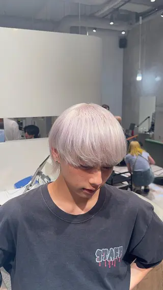 ショート カラー メンズ MONIQA所属・🐲RYUKI メンズブリーチのヘアスタイル