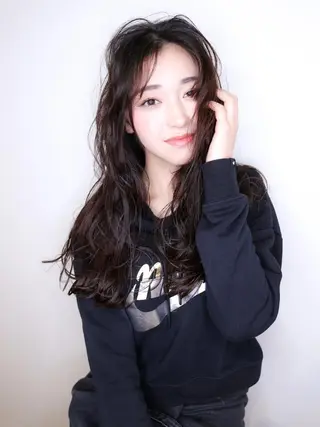 カラー セミロング ブリーチ/ヘアケア/ 艶髪/イギチハルのヘアスタイル