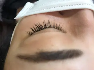 マツエク・マツパ 保子 祐里香のヘアスタイル