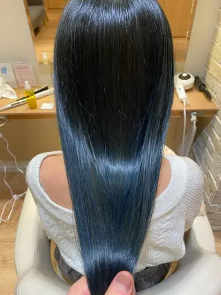 ロング ハイトーンエフェクト ブリーチいち丸のヘアスタイル