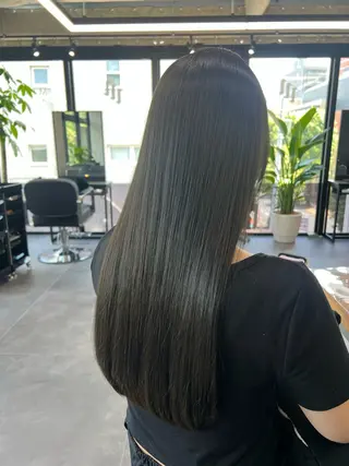 ロング MEGRI 三軒茶屋【メグリ】のヘアスタイル