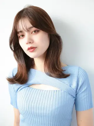 セミロング ブリーチなしダブル/ レイヤーカット 小棹のヘアスタイル