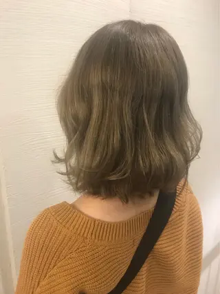 カラー 磧本 祐里恵のヘアスタイル