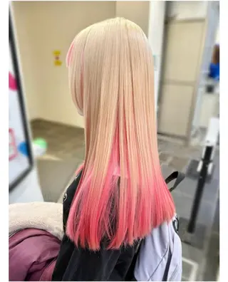 セミロング カラー GARU-ガル-所属・TSUNO🦖 派手髪/オタク美容師のヘアスタイル