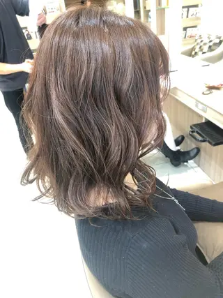 ミディアム 下平 秀美のヘアスタイル