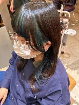 ミディアム カラー 若狭 彩花のヘアスタイル