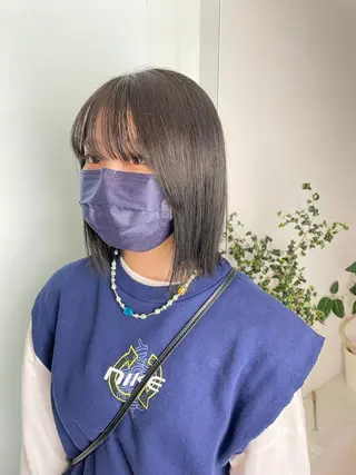 カラー 🎀ボブ＋ハイトーン シュカ👶🏻のヘアスタイル