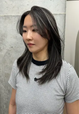 ミディアム 森本 笑のヘアスタイル