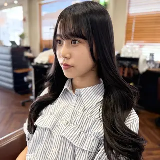 ロング 尾崎 海璃のヘアスタイル