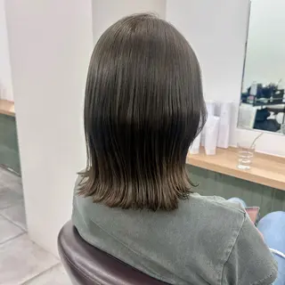 ミディアム カラー ブリーチなし/レイヤ ー特化🌈Tommyのヘアスタイル