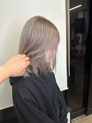 ショート カラー peg.hair所属・ブリーチカラー🫧 森　凪沙のヘアスタイル