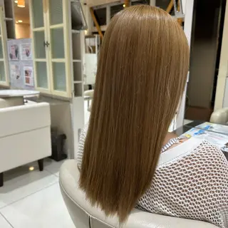 カラー Miki .のヘアスタイル