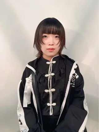 ミディアム ウルフ/似合わせ レイヤー/RIHOのヘアスタイル