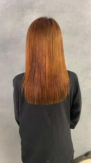 セミロング 嶋田 久純のヘアスタイル