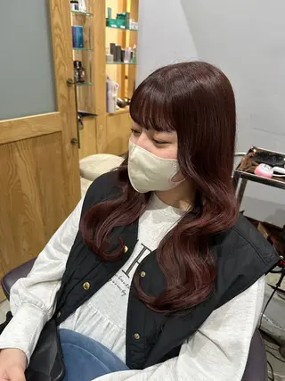 ミディアム miloc MOMOKAのヘアスタイル