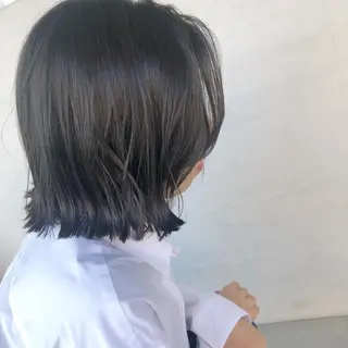 ミディアム 小森 樹奈のヘアスタイル