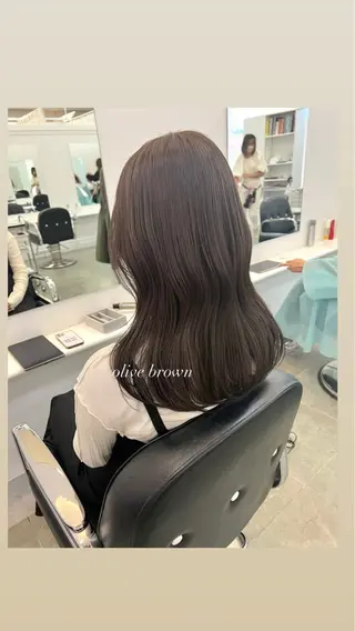 ミディアム ParveMix 宮﨑 梨里のヘアスタイル