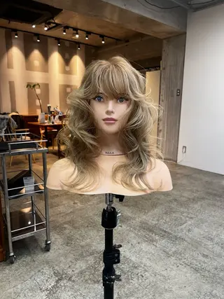 カラー ウルフとデザイン カラーの神のヘアスタイル